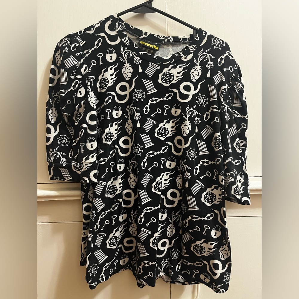 NOOWORKS x While Odin Sleeps Puff Sleeve Top